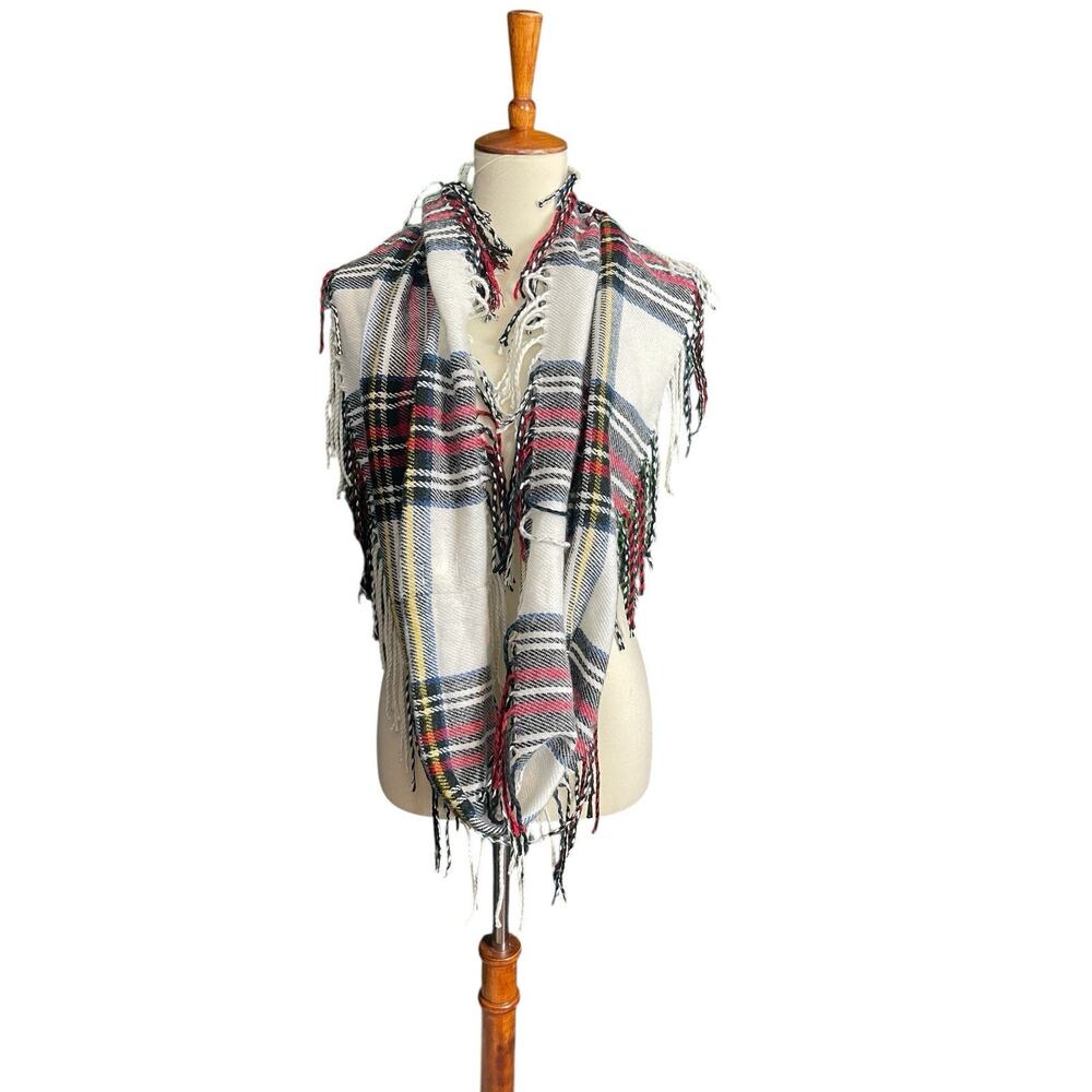 Charming Charlie Infinity Scarf with fringe Plaid Cream 100% Acrylic Soft
